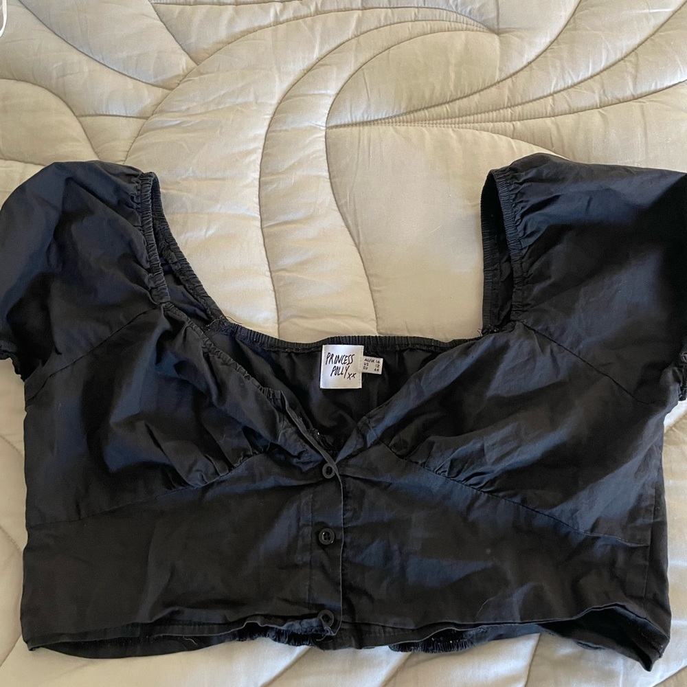Princess polly: black flowy top